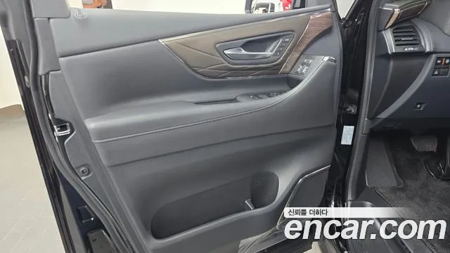 Toyota Alphard — Фото автомобиля 21