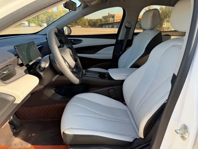 BYD Seal 05 DM-i — Фото автомобиля 10