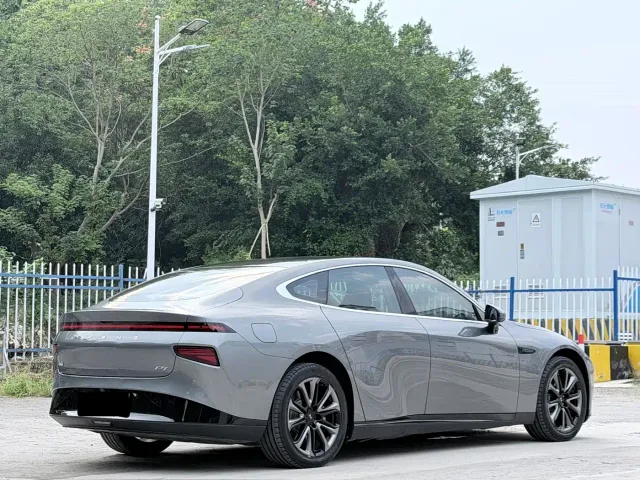 Xpeng P7 — Фото автомобиля 14