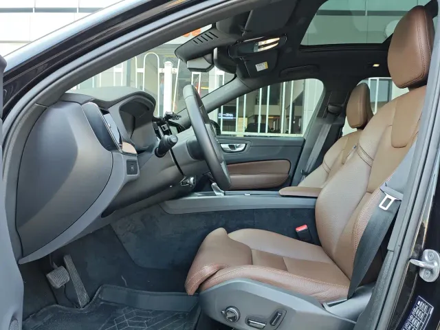 Volvo XC60 — Фото автомобиля 9