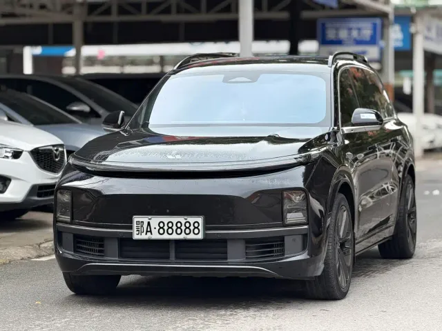 Фотография автомобиля — Li Auto L9