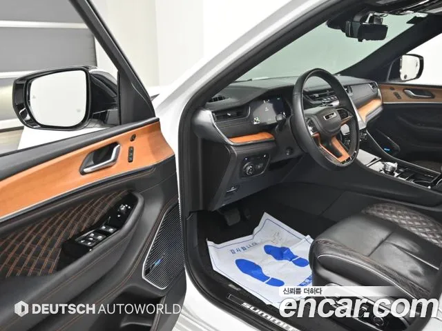 Jeep Cherokee — Фото автомобиля 11
