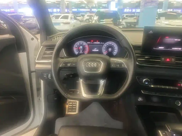 Audi Q5L — Фото автомобиля 10