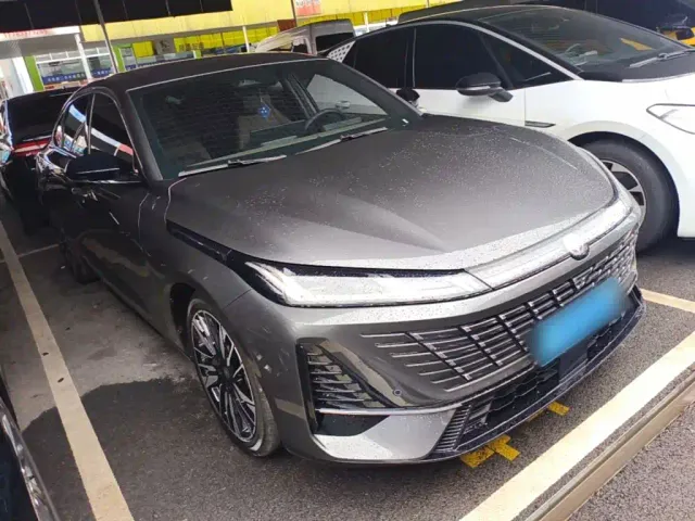 Changan Eado — Фото автомобиля 3