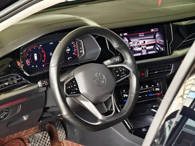 Volkswagen Passat — Фото автомобиля 5