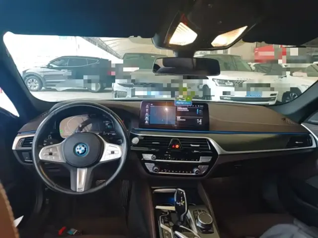 BMW 5 Series — Фото автомобиля 4