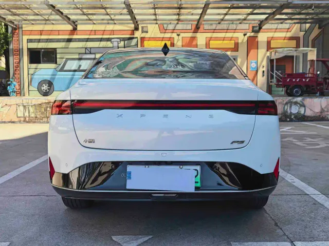 Xpeng P5 — Фото автомобиля 8