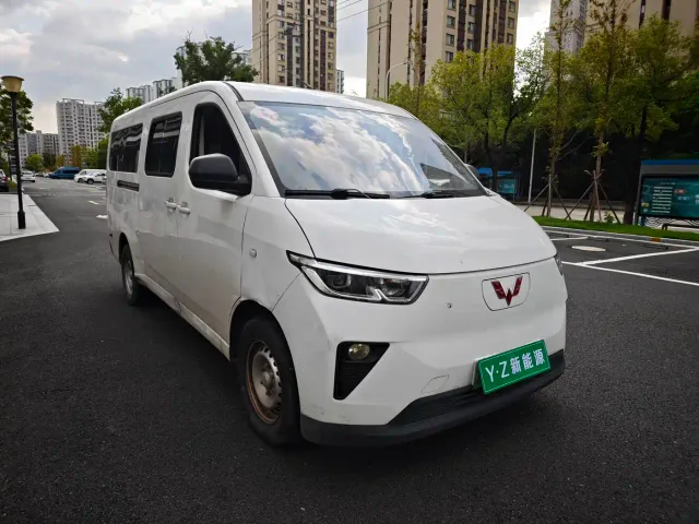 Wuling Yangguang — Фото автомобиля 3