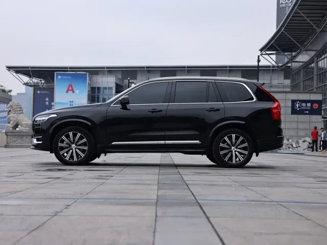 Volvo XC90 — Фото автомобиля 7