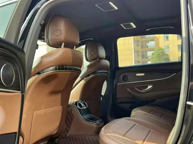 Mercedes-Benz E-Class — Фото автомобиля 6