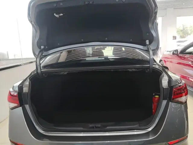 Nissan Sylphy — Фото автомобиля 18