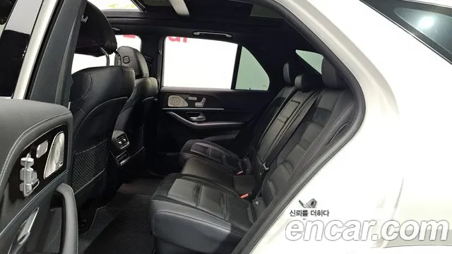 Mercedes-Benz GLE-Class — Фото автомобиля 12