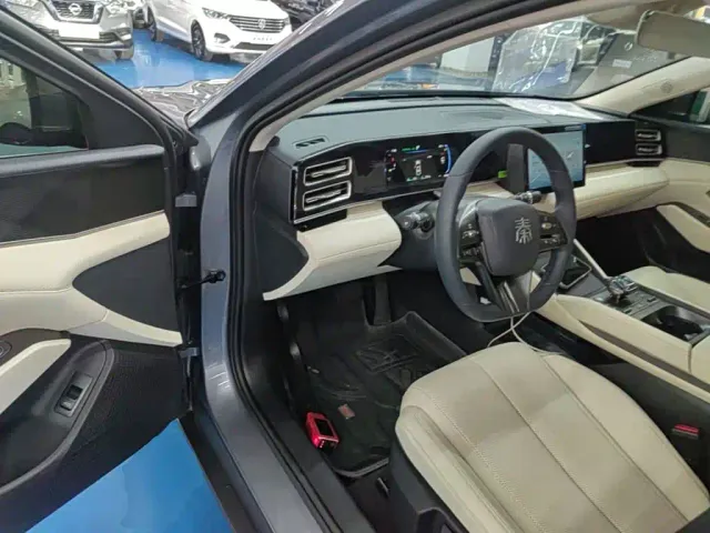BYD Qin L — Фото автомобиля 15