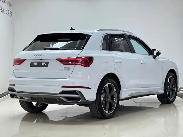 Audi Q3 — Фото автомобиля 4