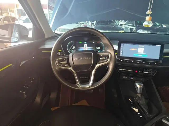 Roewe i5 — Фото автомобиля 10
