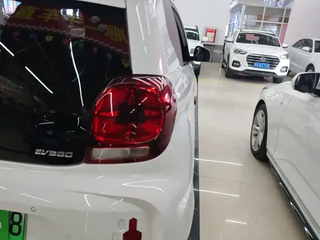 Roewe Clever — Фото автомобиля 7