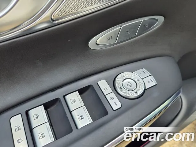 Genesis GV70 — Фото автомобиля 6