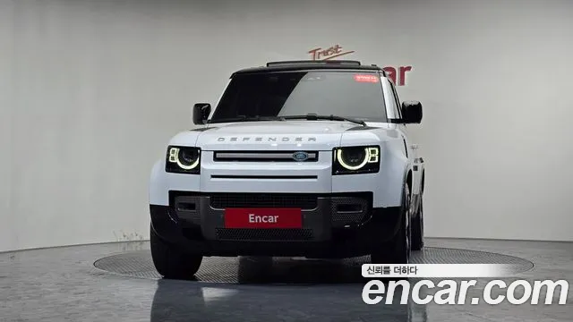 Land Rover Defender — Фото автомобиля 3