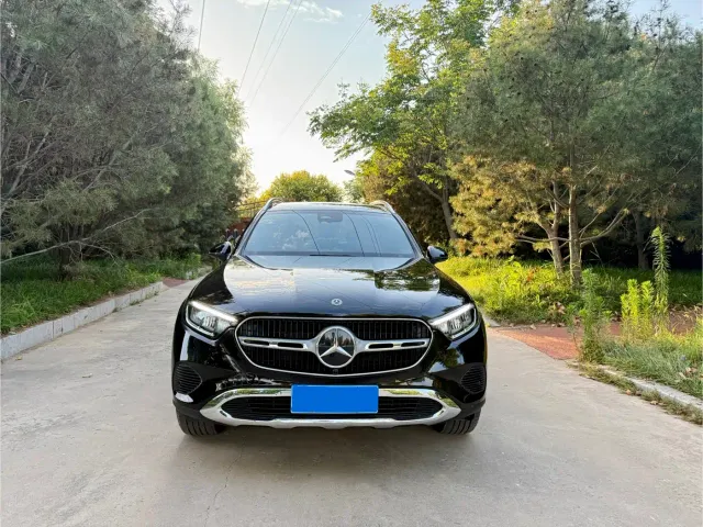 Фотография автомобиля — Mercedes-Benz GLC-Class