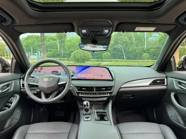Cadillac Cadillac CT5 2025 Model 28T Track Performance Edition — Фото автомобиля 8