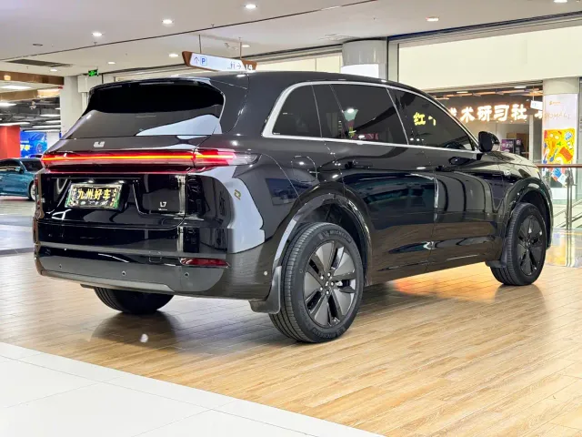 Li Auto L7 — Фото автомобиля 8