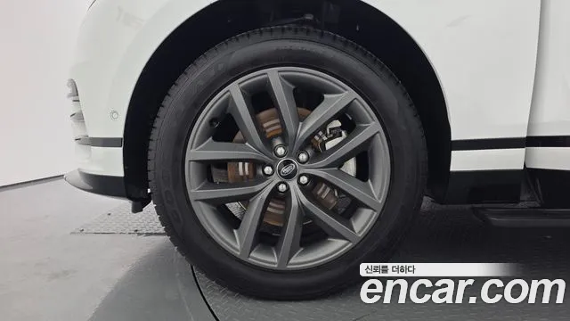 Land Rover Range Rover Velar Range Rover Velar 2.0 P250 Dynamic SE — Фото автомобиля 8