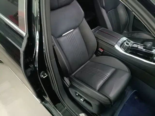 Hongqi H9 — Фото автомобиля 24