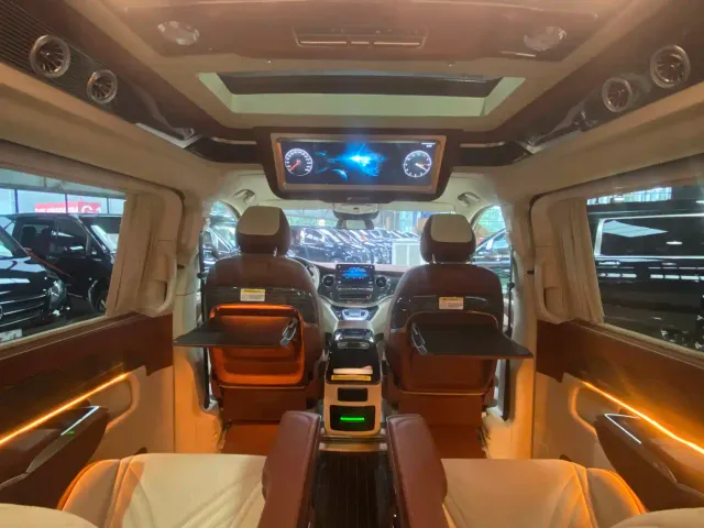 Mercedes-Benz V-Class — Фото автомобиля 12