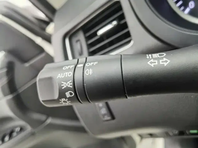 Nissan Tiida — Фото автомобиля 21