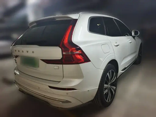Volvo XC60 — Фото автомобиля 4