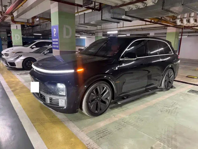 Li Auto L8 — Фото автомобиля 2
