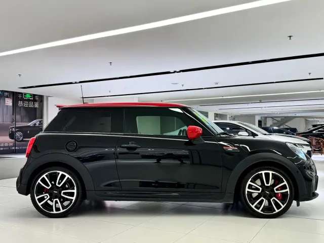 MINI John Cooper Works — Фото автомобиля 3