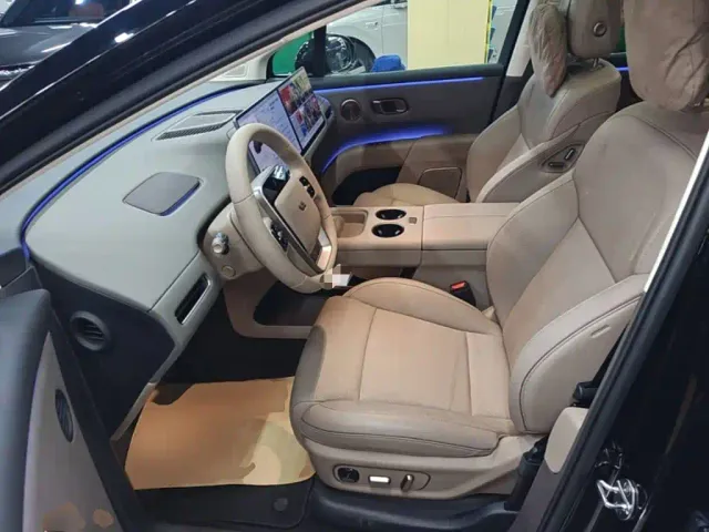 Li Auto i8 — Фото автомобиля 14