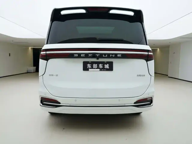 Bestune Besturn M9 — Фото автомобиля 4