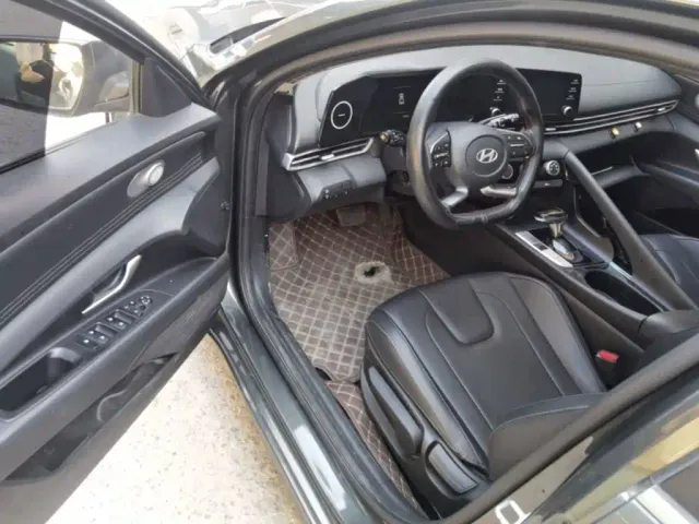 Hyundai Elantra — Фото автомобиля 15