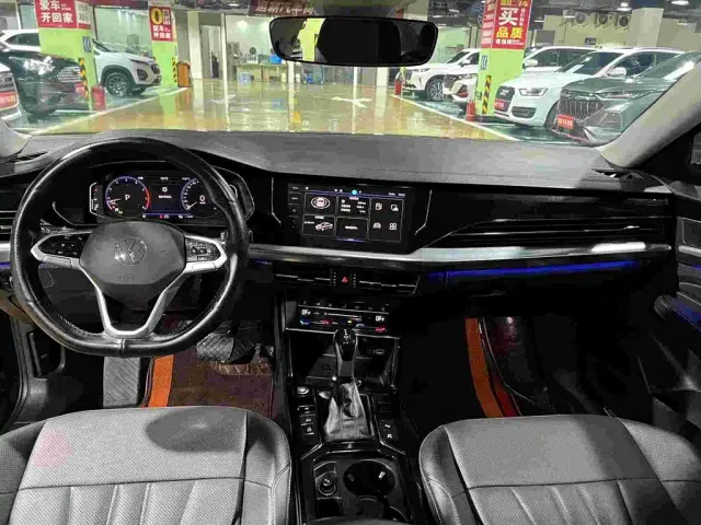 Volkswagen Passat — Фото автомобиля 4