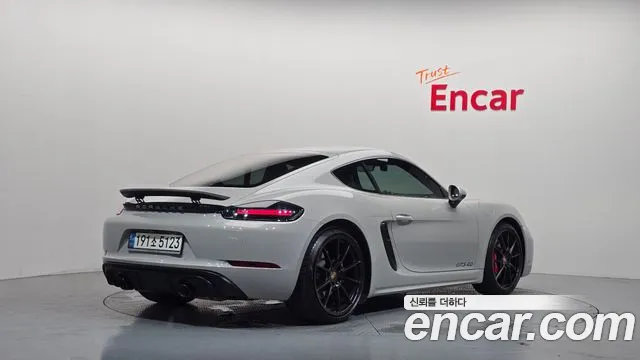 Фотография автомобиля — Porsche 718
