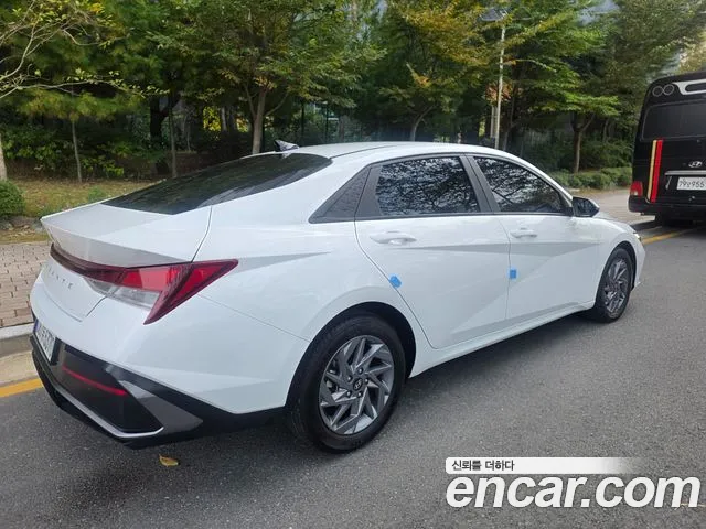 Hyundai Avante — Фото автомобиля 4