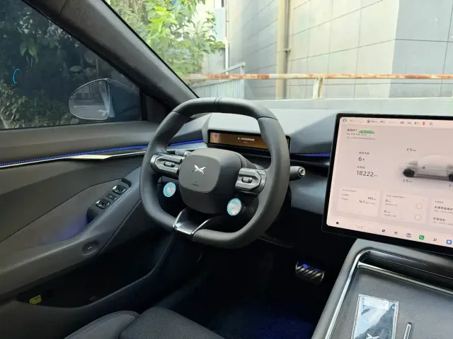 XPeng XPeng P7 — Фото автомобиля 11