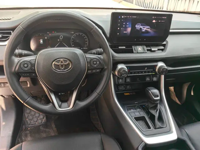 Toyota RAV4 — Фото автомобиля 13