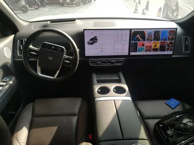 Li Auto L8 — Фото автомобиля 5