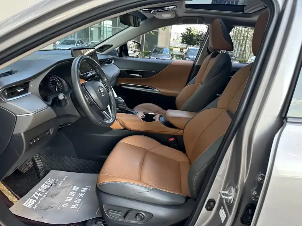 Toyota Venza 2022 2.0L CVT 2WD Premium — Фото автомобиля 10
