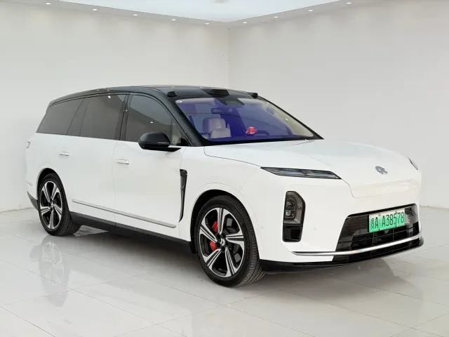 Nio ES8 — Фото автомобиля 3