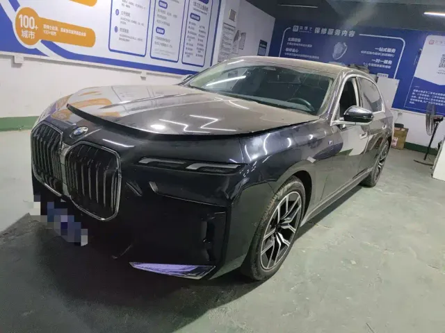 Фотография автомобиля — BMW 7 Series