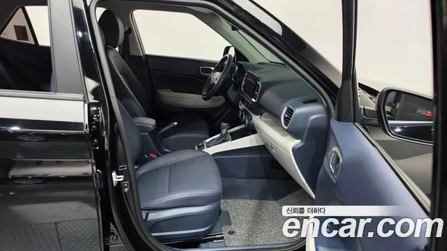 Hyundai Venue — Фото автомобиля 16