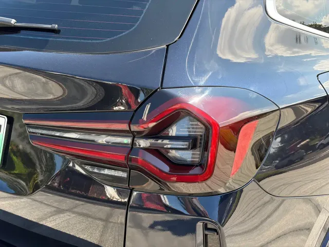 BMW iX3 — Фото автомобиля 12