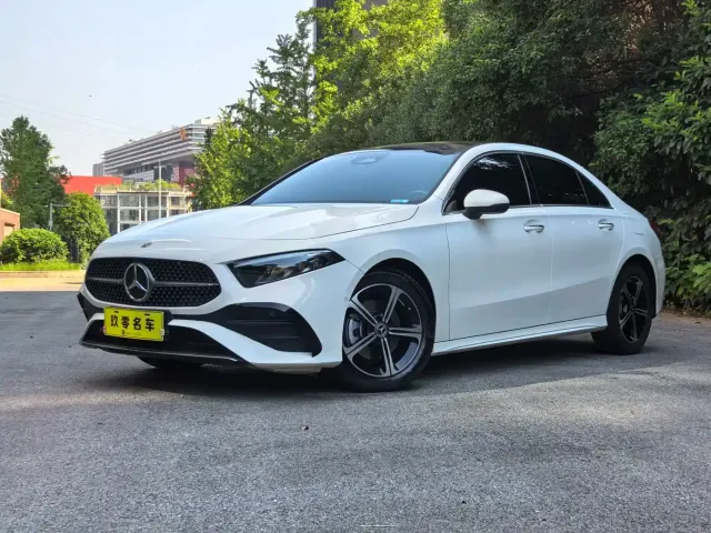 Фотография автомобиля — Mercedes-Benz A-Class