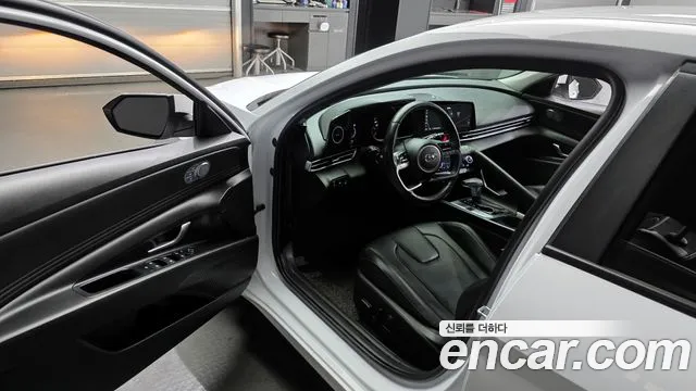 Hyundai AVANTE Avante (CN7) — Фото автомобиля 10