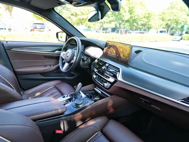 BMW 5 Series — Фото автомобиля 12