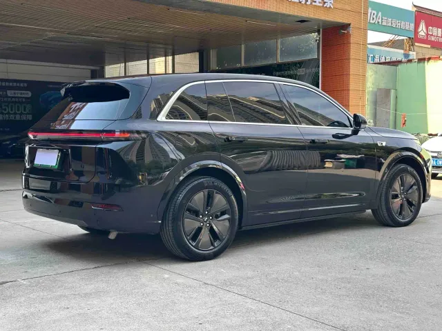 Li Auto L7 — Фото автомобиля 4